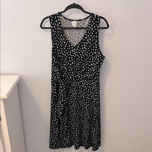 Kaileigh Black and White Sleeveless V-Neck Sundress